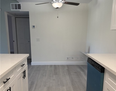 4200 Valley View Boulevard - Photo Thumbnail 3