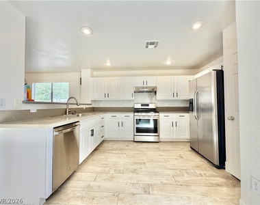 5863 Rose Tiara Drive - Photo Thumbnail 7