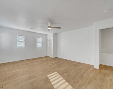1453 Morro Creek Street - Photo Thumbnail 27