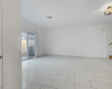 1453 Morro Creek Street - Photo Thumbnail 6