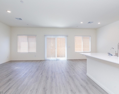 9921 Cobalt Cliffs Street - Photo Thumbnail 11