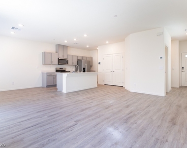 9921 Cobalt Cliffs Street - Photo Thumbnail 9