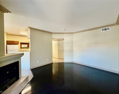 5525 W Flamingo Road - Photo Thumbnail 8