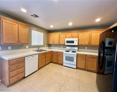 9362 Boulder Opal Avenue - Photo Thumbnail 4