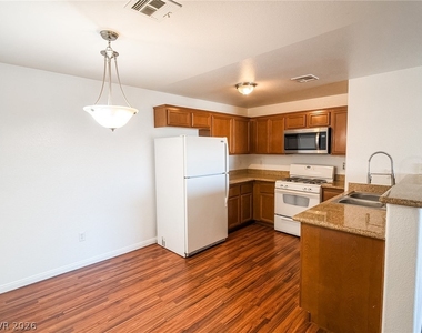 7701 W Robindale Road - Photo Thumbnail 3