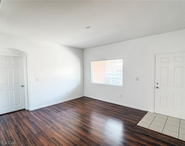 7701 W Robindale Road - Photo Thumbnail 2
