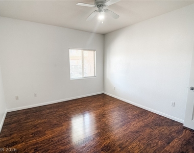7701 W Robindale Road - Photo Thumbnail 11