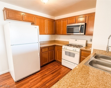 7701 W Robindale Road - Photo Thumbnail 5