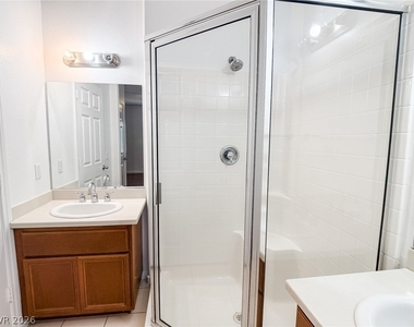 7701 W Robindale Road - Photo Thumbnail 10