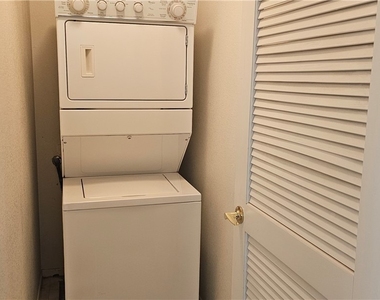 7356 Umberto Street - Photo Thumbnail 9