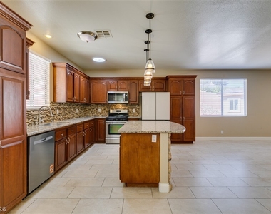 2255 Calistoga Court - Photo Thumbnail 18