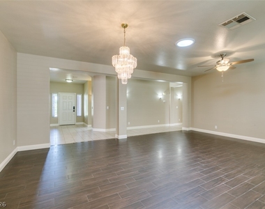 2255 Calistoga Court - Photo Thumbnail 5