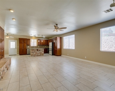 2255 Calistoga Court - Photo Thumbnail 9