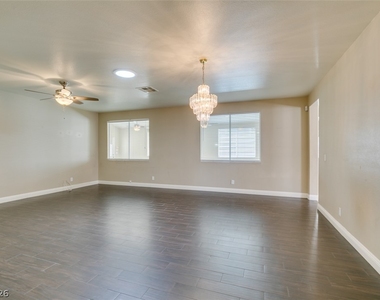 2255 Calistoga Court - Photo Thumbnail 4