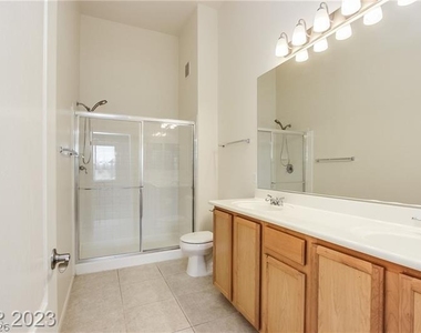2305 W Horizon Ridge Parkway - Photo Thumbnail 19