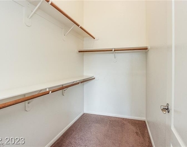 2305 W Horizon Ridge Parkway - Photo Thumbnail 21
