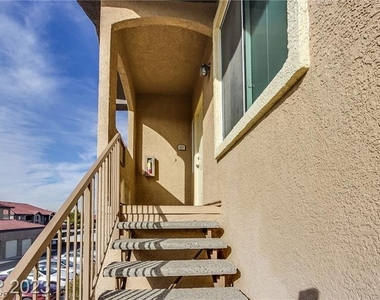 2305 W Horizon Ridge Parkway - Photo Thumbnail 24
