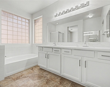 835 Entrada Ridge Avenue - Photo Thumbnail 17