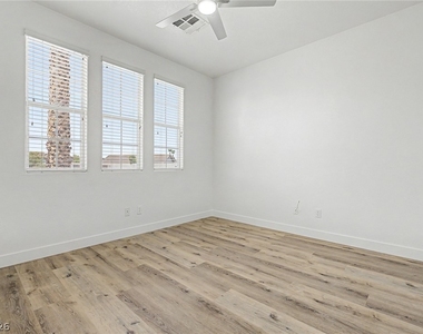 835 Entrada Ridge Avenue - Photo Thumbnail 20