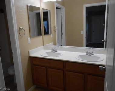 8339 Waylon - Photo Thumbnail 24