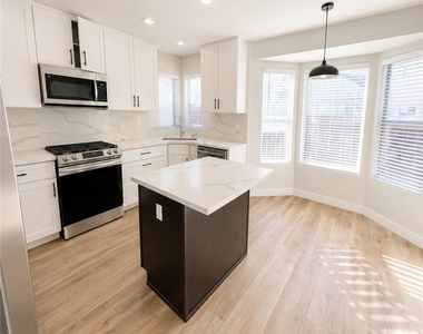 3957 Irvin Avenue - Photo Thumbnail 3