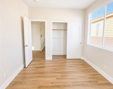 3957 Irvin Avenue - Photo Thumbnail 14