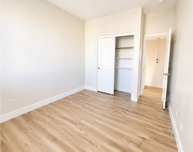 3957 Irvin Avenue - Photo Thumbnail 12