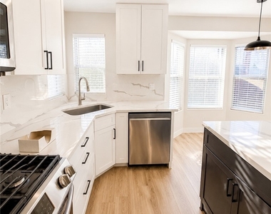 3957 Irvin Avenue - Photo Thumbnail 5