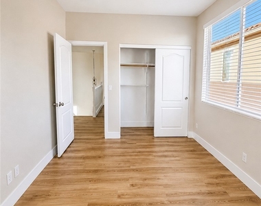 3957 Irvin Avenue - Photo Thumbnail 23