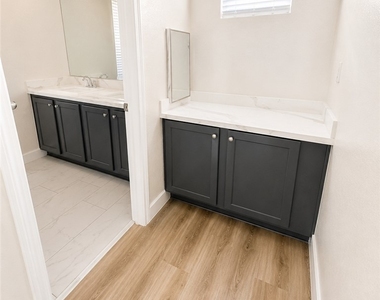3957 Irvin Avenue - Photo Thumbnail 15