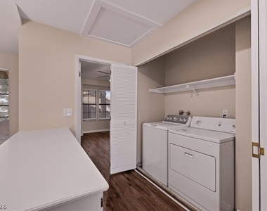 2410 Pickwick Drive - Photo Thumbnail 13
