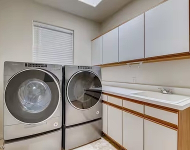 6465 W Quail Avenue - Photo Thumbnail 19