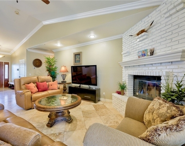 6465 W Quail Avenue - Photo Thumbnail 17