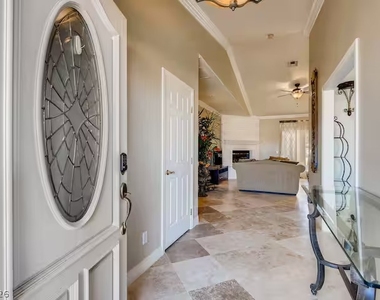 6465 W Quail Avenue - Photo Thumbnail 2