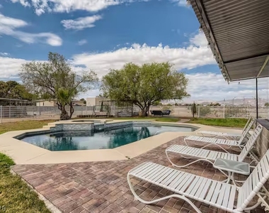 6465 W Quail Avenue - Photo Thumbnail 22