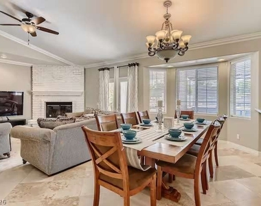 6465 W Quail Avenue - Photo Thumbnail 14