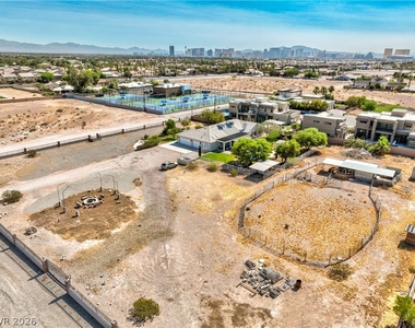 6465 W Quail Avenue - Photo Thumbnail 32