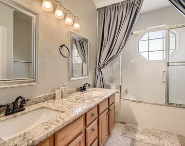 6465 W Quail Avenue - Photo Thumbnail 13