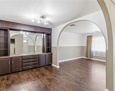 1309 Coronado Drive - Photo Thumbnail 9
