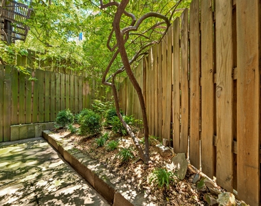 220 East 95th Street - Photo Thumbnail 5