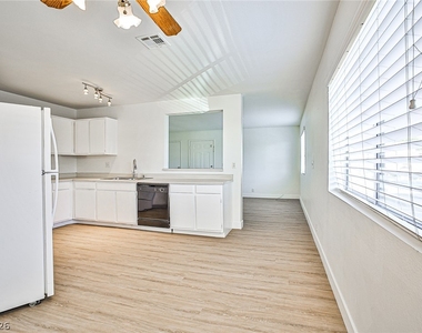 5091 Pioneer Avenue - Photo Thumbnail 5