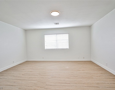 5091 Pioneer Avenue - Photo Thumbnail 12