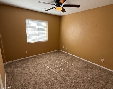 9288 Cabin Cove Avenue - Photo Thumbnail 13