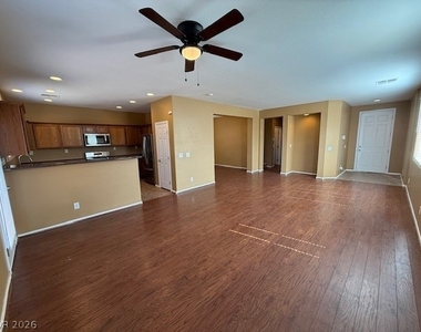 9288 Cabin Cove Avenue - Photo Thumbnail 2