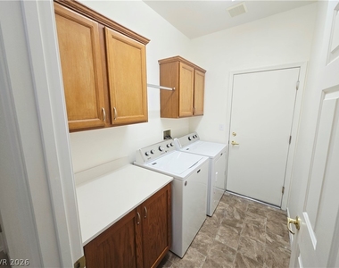 10309 Longwood Drive - Photo Thumbnail 12