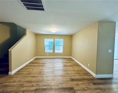 8617 Palomino Ranch Street - Photo Thumbnail 4