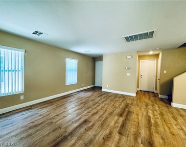 8617 Palomino Ranch Street - Photo Thumbnail 2