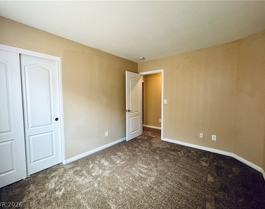8617 Palomino Ranch Street - Photo Thumbnail 16