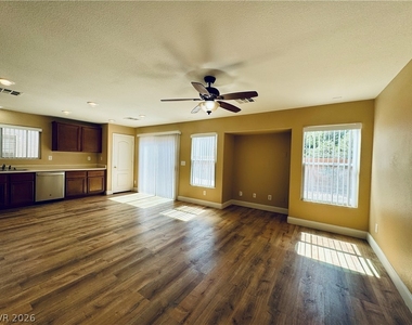8617 Palomino Ranch Street - Photo Thumbnail 6