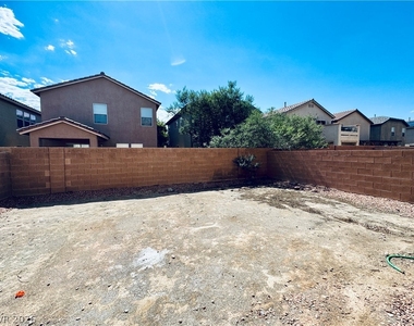8617 Palomino Ranch Street - Photo Thumbnail 26